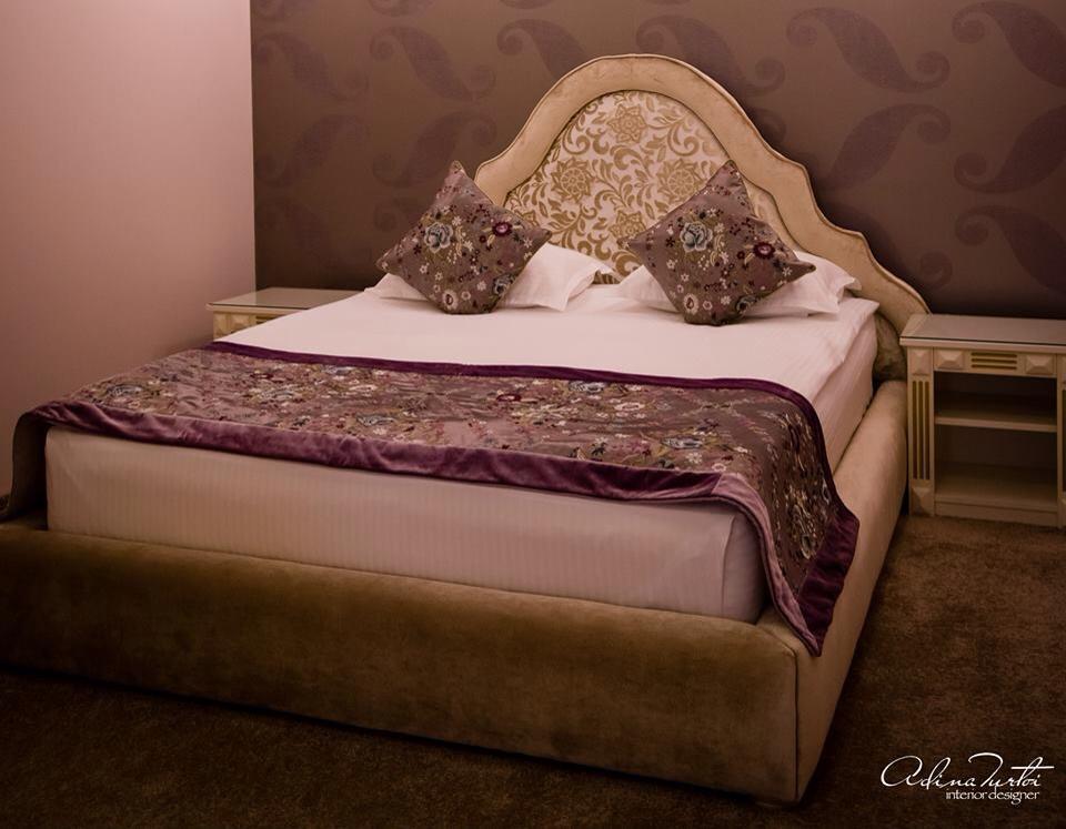 Hotel Rais Târgu Jiu Buitenkant foto